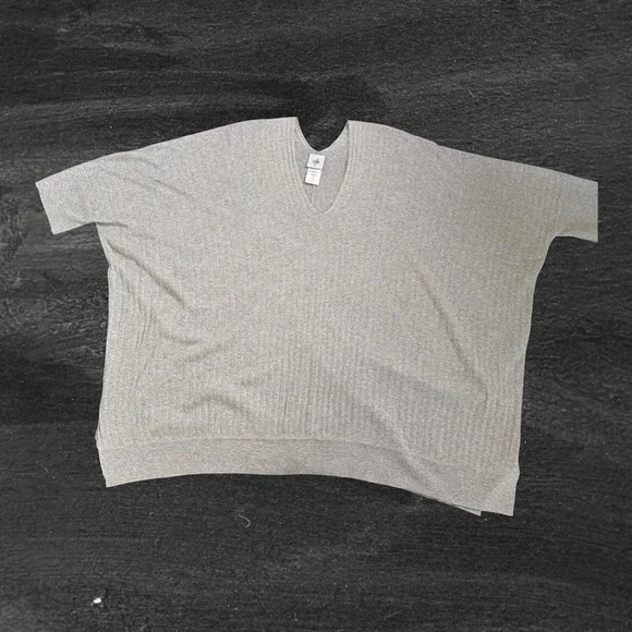 Cabi Gray Watson Ribbed Soft Sweater Women's‎ MED Top Gray V Neck Dolman Relaxed - Picture 2 of 10